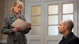 Heimlich beginnt Christine (Nicole Kidman) eine Behandlung mit dem Psychologen Dr. Nasch (Mark Strong).