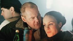 Kommissar Beck (Peter Haber) und Inger (Rebecka Hemse) 