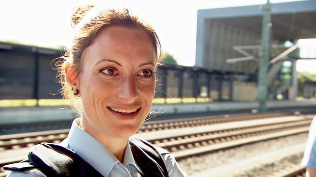 Lehrgruppenleiterin Kathrin Schall muss die teils minderjährigen Anwärter ausbilden und erziehen.