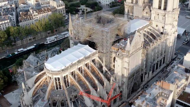Bild: NDR Luftaufnahme der Kathedrale im Herzen von Paris