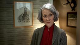 Margot Honecker (Hedi Kriegeskotte) ist die heimliche Herrscherin im Arbeiter- und Bauernstaat