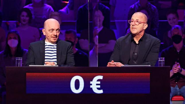 Bild: NDR/Morris Mac Matzen Moderator Kai Pflaume und seine Rateteam-Kapitäne Bernhard Hoëcker und Elton begrüßen in dieser Sendung als prominente Gäste in der ersten Runde die Komikerin Carolin Kebekus und die Comedienne und Schauspielerin Meltem Kaptan. In der zweiten Runde den Fernsehmoderator Rudi Cerne und die Sportmoderatorin Kristin Otto, sowie in der dritten Runde den Schauspieler Heino Ferch und den Schauspieler Wolfgang Stumph. Bild: Bernhard Hoecker und Heino Ferch