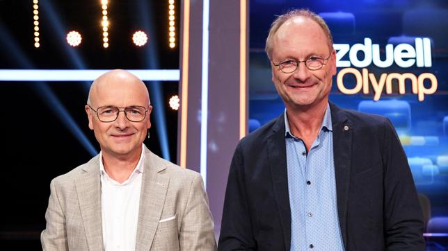 Moderatorin Esther Sedlaczek mit den Kandidaten des Teams "Wetter": Karsten Schwanke und Sven Plöger, sowie dem Rateteam Marie-Louise Finck, Eckard Freise, Thorsten Zirkel.