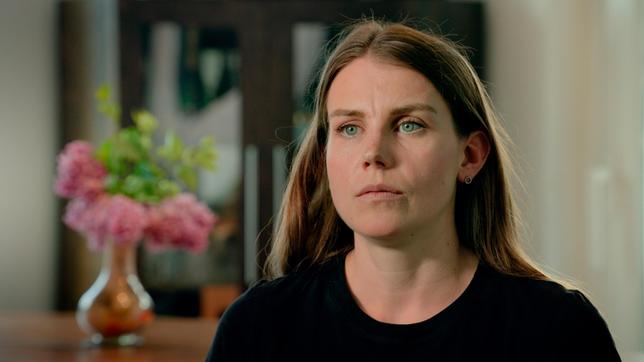 Nach der Entführung ist vieles nicht mehr wie bisher: Nathalie kämpft gegen die Angst, für eine Normalität und um die Rückkehr in den Alltag.