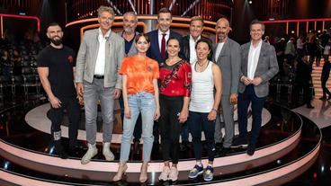 Bild: NDR/Thorsten Jander Oleksandr Nakonechnyi, Jörg Pilawa, Christian Rach, Emilia Schüle, Kai Pflaume, Sophie Scheder, Dieter Bohlen, Laura Dahlmeier, Christoph Maria Herbst und Tarek Leitner