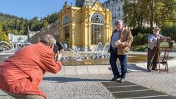 Paul Krüger (Horst Krause, Mitte) ist auf der Suche nach seinem Bruder. Sein Freund Bernd (Fritz Roth, li.) begleitet ihn.
