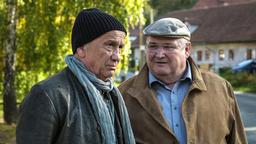 Paul Krüger (Horst Krause, re.) und sein Bruder Emil (Christian Grashof) kommen sich allmählich näher.