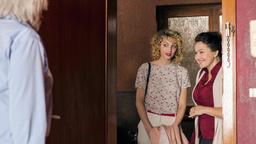 Pierres Tochter Sylvie (Stéphane Bissot) und Enkelin Juliette (Stéphanie Crayencour) haben einen Plan.