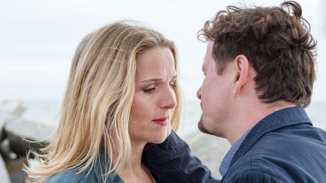 Nora (Tanja Wedhorn) und Matthias (Shenja Lacher)