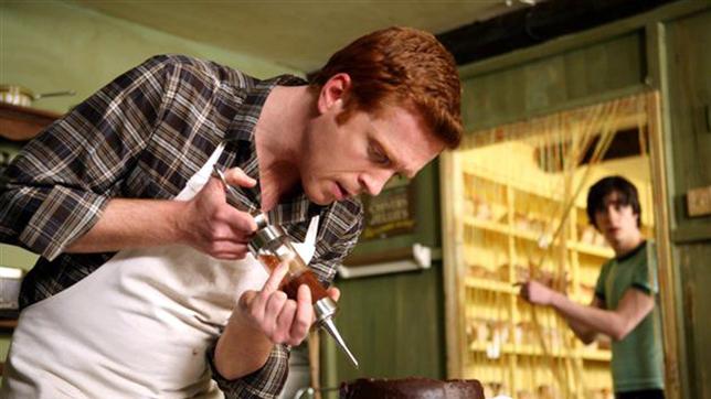 TOT ODER TORTE: Profikiller Milo (Damian Lewis) und Eggs (Dyfan Dwyfor)