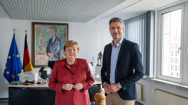 Bild: NDR/Thomas Ernst Rückblickend habe sie nichts falsch gemacht, sagt Angela Merkel zu ihrer Flüchtlingspolitik.