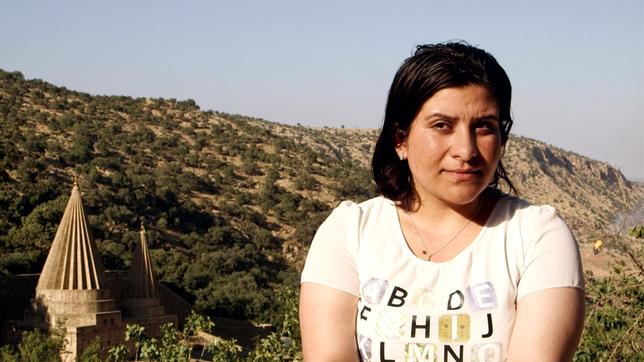 Bild: SWR/Oxford Film Shirin, Jesidin in Lalish, dem Heiligtum der Jesiden im Nordirak.