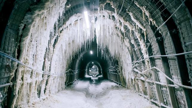 Bild: NDR Stalaktiten durch eingedrungenes Wasser im Atommülllager Asse.