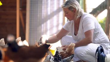 Stephanie Petersen betreibt seit fast 20 Jahren ihre eigene Tierarztpraxis mit anliegendem Hof auf Sylt. Zuvor war sie Flugbegleiterin.