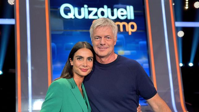 Bild: ARD/ITV Studios Team "Sportschau": Lea Wagner und Tom Bartels