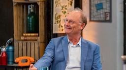Sven Plöger | Wetter- und Klima-Experte: "Es gibt zwei Dinge, die wichtig sind: Einmal mit ganz klarer Haltung deutlich zu machen, wo wir als Gesellschaft derzeit stehen – ohne uns die Welt schönzureden. Danach geht es aber darum, die Chancen und Möglichkeiten in den Mittelpunkt zu stellen, die wir alle haben, um unsere eigene Situation und vor allem die unserer Kinder und Enkel zu verbessern. Keine Apokalypseangst zu verbreiten, sondern zu motivieren – dabei unterstütze ich das 'Team Hirschhausen' sehr gerne."