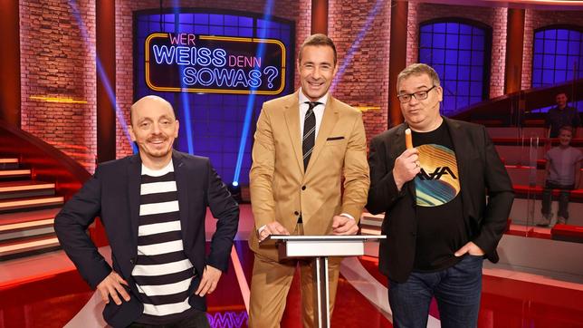 Bild: NDR v.l.n.r.: Bernhard Hoëcker, Kai Pflaume und Elton