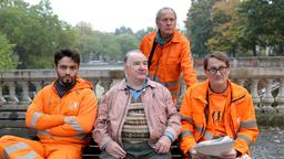 Werner (Uwe Ochsenknecht, 2. v. re.), Tarik (Aram Arami, li.) und Ralle (Jörn Hentschel, re.) wollen Boris (Udo Samel, 2. v. li.) aus der Patsche helfen.