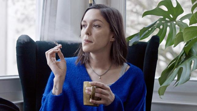 Y-History-Reporterin Sophie Labitzke will nach elf Jahren Zigarette mit dem Rauchen aufhören und fragt sich, wie der Hype um die Zigarette eigentlich angefangen hat.