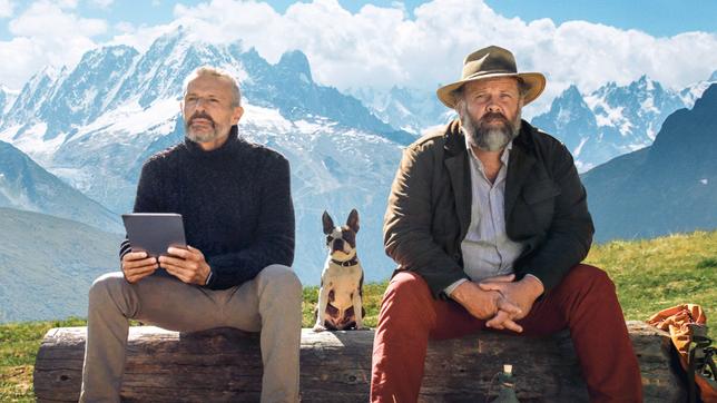 Zwischen dem grummeligen Eigenbrötler Pierre (Grégory Gadebois, re.)  und dionysischen Tech-Champion Vincent (Lambert Wilson, li.) entsteht eine besondere Freundschaft.