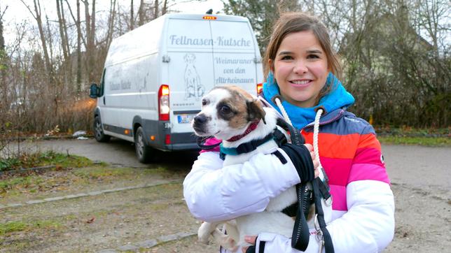 Bild: BR Anna darf den Streuner Ruca in sein neues Zuhause bringen. Weiteres Bildmaterial finden Sie unter www.br-foto.de.