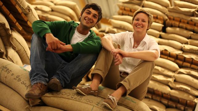 Bild: BR Checker Can Der Kaffee-Check: Checker Can mit Dorothea Hesse im Sacklager