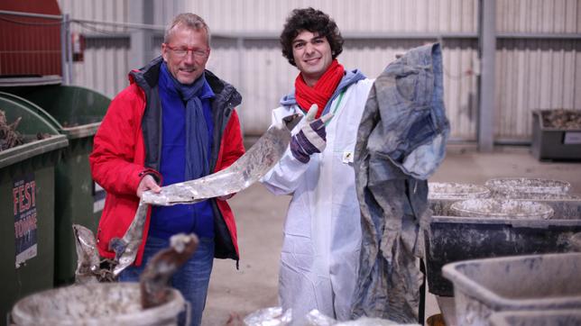 Bild: BR Checker Can Der Recycling-Check: Checker Can mit Professor Doktor Stefan Gaeth