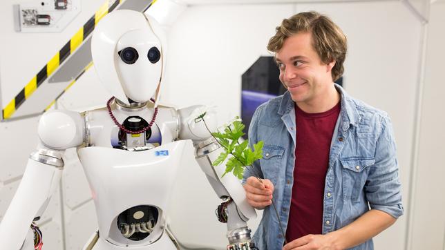 Bild: BR/megaherz gmbh/Hans-Florian Hopfner Checker Tobi 22.08.2015 Der Roboter-Check