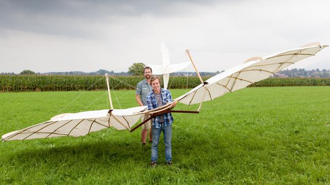 Bild: BR Checker Tobi Der Traum vom Fliegen-Check: Checker Tobi testet mit Norman Bernschneider den Otto Lilienthal-Gleiter