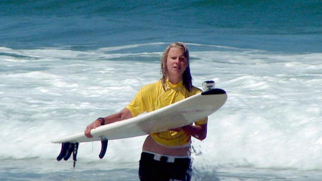 Bild: WDR Kim beim großen Surfcontest.