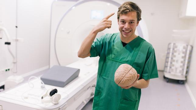 Bild: BR/megaherz gmbh/Hans-Florian Hopfner Checker Tobi Der Body-Check