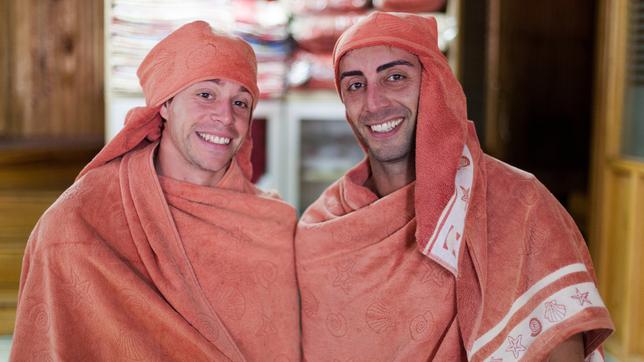 Bild: BR/megaherz gmbh/Hans-Florian Hopfner Checker Tobi Der Türkei-Check: Abenteuer quer durchs Land 18.06.2016 Checker Tobi und sein Freund Feri in einem Hamam in Safranbolu.