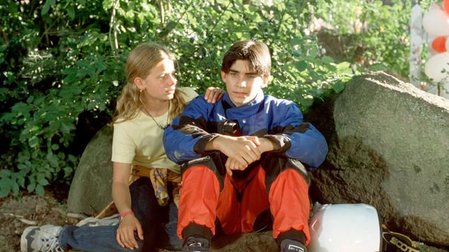 Bild: NDR/Televersal Britta (Louisa Herfert), Timo (Marco Soumikh).