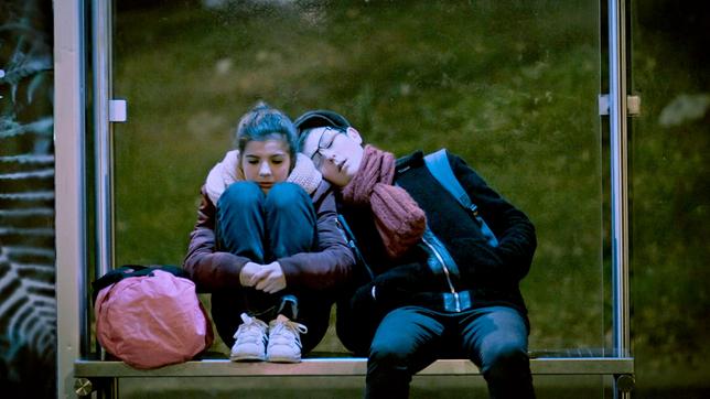 Bild: SR/HRT Kroatien Zora fährt in aller Frühe zum Gymnastiktraining. Ihrem Bruder ist das viel zu früh.