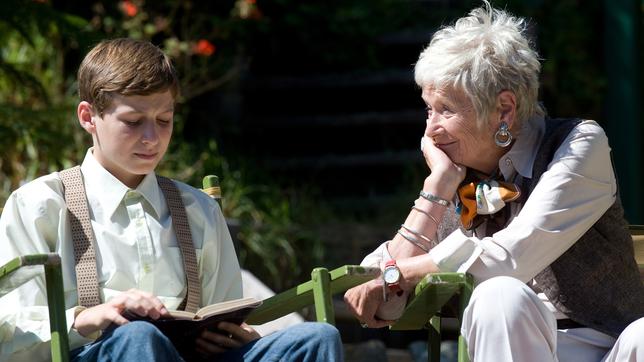 Bild: BR/ACTF Lockie Leonard Abschied Folge: 36 23.10.2016 Phillip (Corey McKernan) und Majorie (Jan Geoffrey).