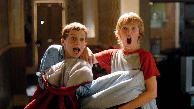 Bild: BR/ACTF Von links: Phillip (Corey McKernan) und Lockie (Sean Keenan).
