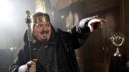 Der böse Zauberer Abbadon (Jürgen Tarrach) versucht den gestiefelten Kater (Roman Knižka) in ein Kaninchen zu verzaubern.