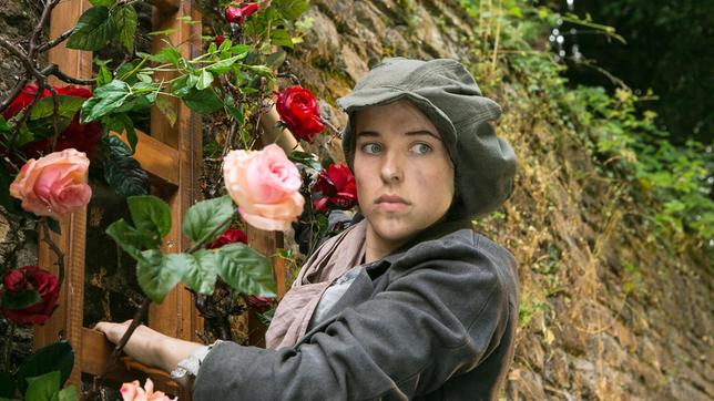 Bild: WDR/Kai Schulz Prinzessin Amelie (Leonie Brill) kommt unentdeckt ins Schloss.