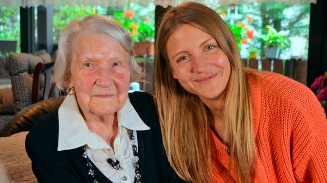 Bild: WDR Jana besucht Frau Kirchner, die dieses Jahr ihren 100. Geburtstag gefeiert hat.