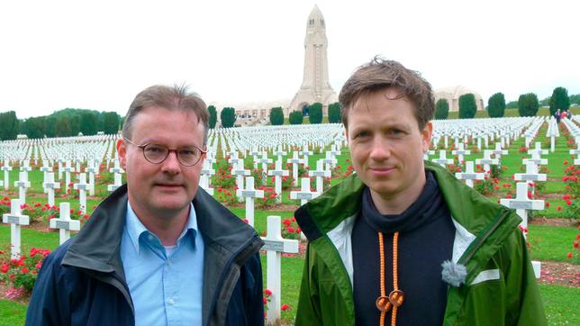 Bild: WDR Johannes (r) mit dem Historiker Prof. Dr. Jörn Leonhard.