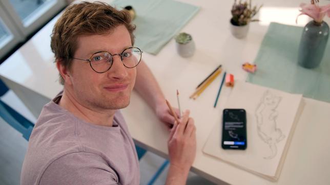Bild: WDR Reporter Robert möchte in dieser Folge neuneinhalb rausfinden, wie E-Learning funktioniert und ob er damit besser Zeichnen lernen kann.