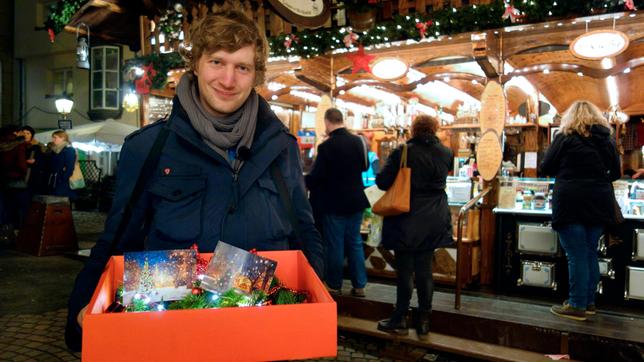 Robert besucht den Frankfurter Weihnachtsmarkt.