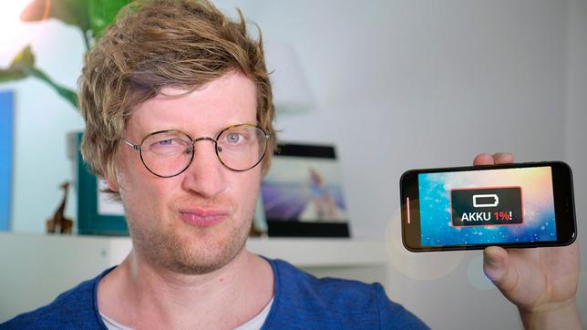 Bild: WDR Sie stecken in Smartphones, Kameras oder elektrischen Zahnbürsten: Akkus. Robert findet heraus, was in ihnen steckt und warum Akkus eine große Zukunft bevorsteht.