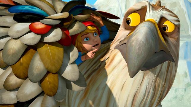 Bild: BR/2016 Studio 100 Animation/Studio 100 NV Um Gorgo Tipss zu geben, wie man sich als Adler verhält, versteckt Nils sich unter angesteckten Federn auf Gorgos Rücken.