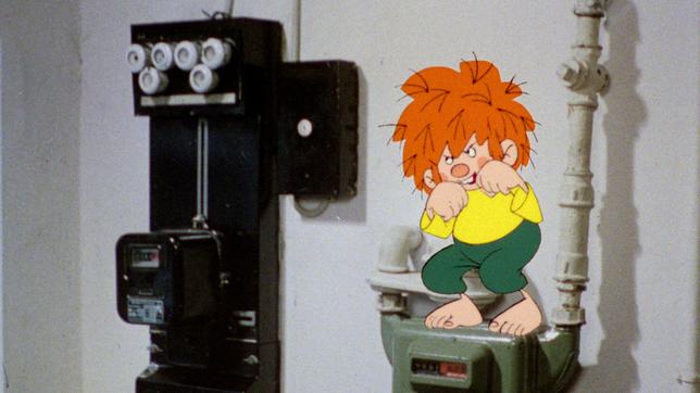 Bild: BR/Infafilm GmbH/Original-Entwurf "Pumuckl"-Figur: Barbara von Johnson Pumuckl hat in der Zeitung von einem Betrüger gelesen, der sich als Gasmann ausgibt und Leute bestielt. Jetzt ist er auf der Hut.