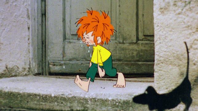 Bild: BR/Infafilm GmbH/Original-Entwurf "Pumuckl"-Figur: Barbara von Johnson Pumuckl stiehlt einer Silberarmband. Als Meister Eder dahinter kommt, ist er so sauer, dass er den Pumuckl raus wirft.