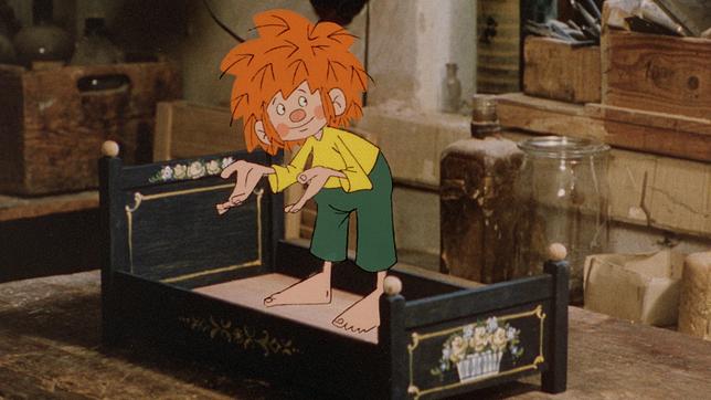 Bild: BR/Infafilm GmbH/Original-Entwurf "Pumuckl"-Figur: Barbara von Johnson Meister Eder hat für den Pumuckl ein Bett gebaut.