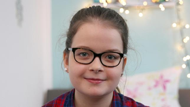 Clara ist 12 Jahre alt und lebt in Gütersloh. Ihre Mutter ist Amerikanerin und Clara war schon oft in den USA zu Besuch. Besonders beeindruckend fand sie das Weiße Haus in Washington.