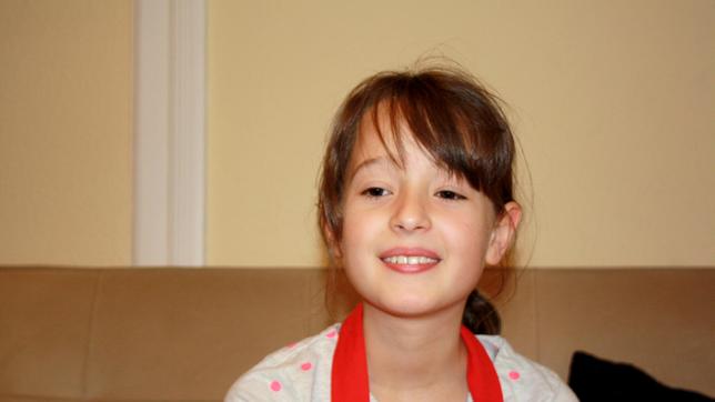 Es geht zu Bianca nach Hamburg. Die Neunjährige traut sich an eine kalte Suppe aus Polen, denn ihre Mutter kommt ursprünglich daher. In Polen heißt das Gericht Chlodnik.