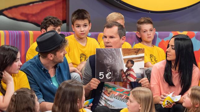 Bild: SWR/Alexander Kluge Der frühere Tigerenten Club Moderator Malte Arkona ist Schirmherr und Botschafter der Aktion "Sichtwechsel - Straßenkind für einen Tag". Er setzt sich für die Rechte der Kinder - besonders von Straßenkindern ein und berichtet unseren Moderatoren Jessica Lange und Johannes Zenglein und dem ganzen Studio, von seinem Engagement.